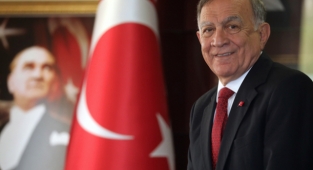 AKAY’DAN “DEMOKRASİ” VURGUSU
