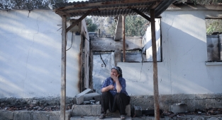 Gözyaşlarını tutamadılar