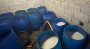 Adana'da 6 bin litre sahte içki ele geçirildi
