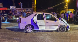 Adana'da trafik kazasında 3'ü çocuk 8 kişi yaralandı