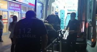 Adana'da yıldırım isabet eden 3 kişi yaralandı