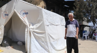 Başkanın, ev ve ahırı kullanılamaz hale geldi