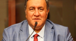 Gürer’den gazeteciler için soru önergesi