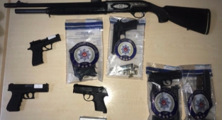 Polis denetimlerinde 16 silah ele geçirildi