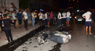 Kazan yapanlara yardım edenlere minibüs çarptı