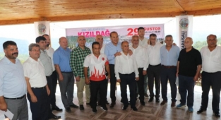 Kızıldağ Karakucak Güreşleri yapılıyor