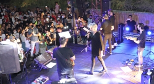 Manuş Baba, Hatay'da hayranlarına konser verdi