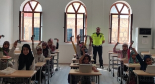 Mersin'de Kuran kursu öğrencilerine trafik eğitimi verildi