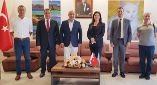 Rektör Tuncel gençlerle buluştu
