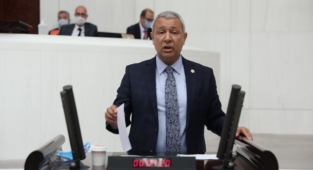 Sümer: Yurt sorununu çözecek misiniz?