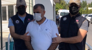 Adana'da 2 FETÖ hükümlüsü cezaevine gönderildi
