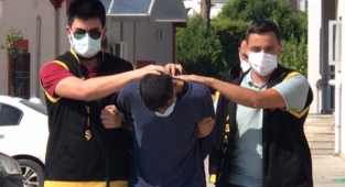 Adana'da araçların akülerini çalan iki kişi yakalandı