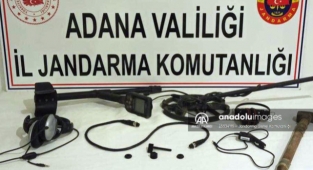 Adana'da define arayan 3 şüpheli suçüstü yakalandı