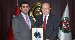 Gökayaz’a anlamlı hediye
