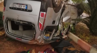 Hafif ticari araçtaki 1 kişi öldü, 5 kişi yaralandı