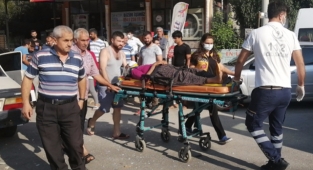 İki otomobilin çarpışması sonucu 2 kişi yaralandı