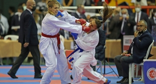 Karate Şampiyonası Adana'da devam ediyor