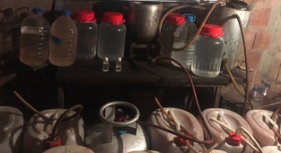 Mersin'de 336 litre sahte içki ele geçirildi