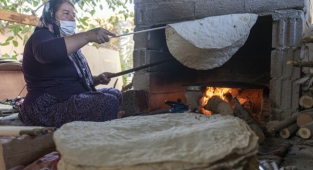 Kadınların ürettiği yöresel ekmekler satışa sunuldu