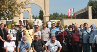 Muhtardan mahalle sakinlerine Çanakkale gezisi
