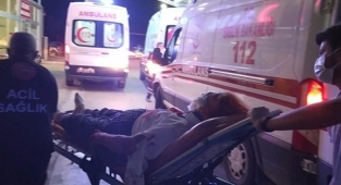 Otomobilin ağaca çarpması sonucu 4 kişi yaralandı
