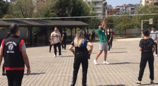 Polis, okul çevrelerinde denetim yaptı