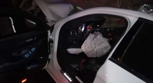 Tıra çarpan otomobildeki 3 kişi öldü