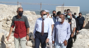 Vali tarihi mekânları inceledi