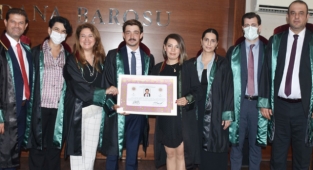 2 kardeş aynı gün avukat oldu
