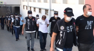 Uyuşturucu operasyonunda 12 zanlı yakalandı
