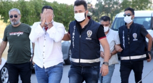 Adana'daki cinayetle ilgili yakalanan 2 zanlıdan biri tutuklandı