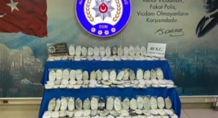Otomobilde 40 kilogram esrar ele geçirildi