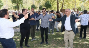 Sağlık çalışanları Belemedik'te moral depoladı