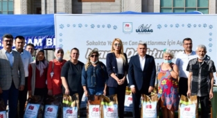Sarıçam’da sokak hayvanları 'sahipsiz' bırakılmıyor