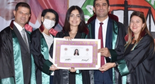 Stajını tamamlayan 14 avukat mesleğe başladı