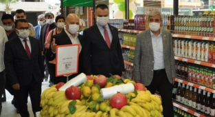 Tarsus’ta Tarım Kredi Kooperatif Market açıldı