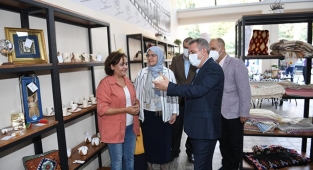 Vali Elban’dan kadınlara teşekkür