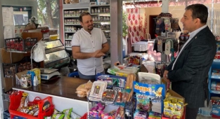 Bakkal amcaya borçlar katlandı