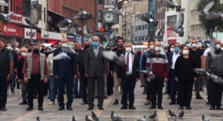 Büyük Önder Atatürk'ü anıyoruz