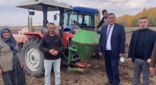 Çiftçi gübresiz ekim yapıyor