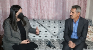 Sarıeroğlu'ndan Türkkan'ın küfür ettiği şehit ailesine ziyaret