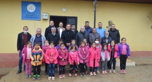 Kırsal öğrencilerine giyecek desteği