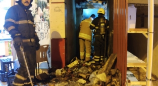 Market deposunda çıkan yangın hasara neden oldu