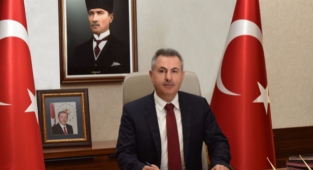 Öğretmenler kutsal bir görevi yerine getiriyorlar