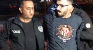 POLİSE ÇARPIP KAÇTI