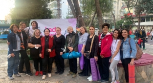 Seyhanlı kadınlar yoga seansında