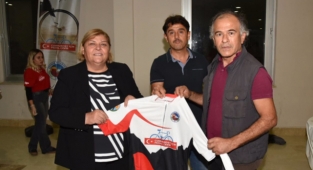 Şölen havasında bisiklet turu