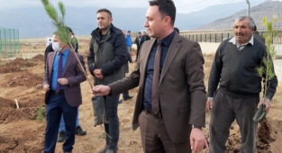 Tufanbeyli'de öğretmenler için hatıra ormanı oluşturuldu