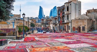 Turistlerin gözü bu halılarda