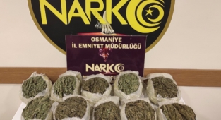 Yolcu minibüsünde 11 kilo esrar ele geçirildi